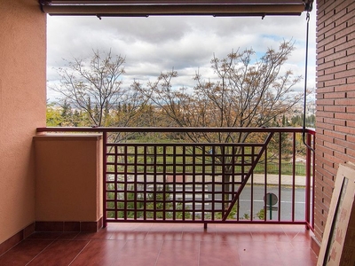 Alquiler de piso en calle Aconcagua de 3 habitaciones con terraza y piscina