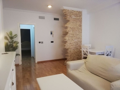 Alquiler de piso en calle Cricardo Velazquez de 1 habitación con muebles y balcón