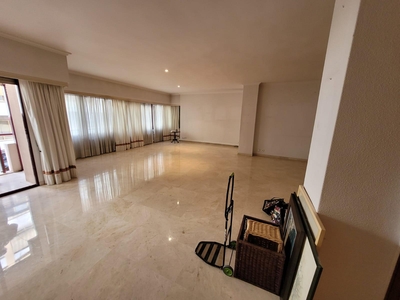 Apartamento en venta. Vivienda de Alto Standing, inmejorable ubicación, 252 m2, un solo piso por planta. Para entrar a vivir