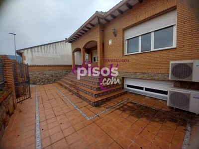 Casa adosada en venta en Novés