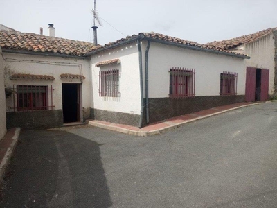 Casa de pueblo con jardín en venta en Sierra de Gredos.