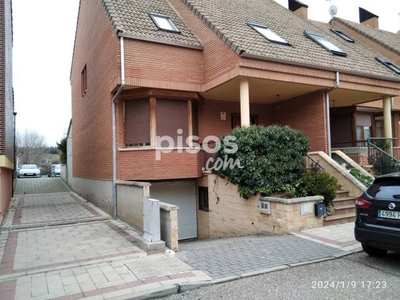 Chalet adosado en venta en Calle de Siega