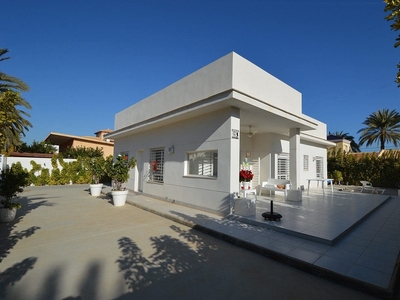 Chalet en venta en Cabo Roig, Orihuela, Alicante