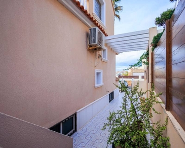 Chalet en venta en La Mata, Torrevieja, Alicante