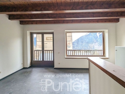 Dúplex en venta en calle Santa Bàrbara de 2 habitaciones con terraza y garaje