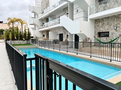 Piso en alquiler en avenida Escandinavia de 2 habitaciones con terraza y piscina