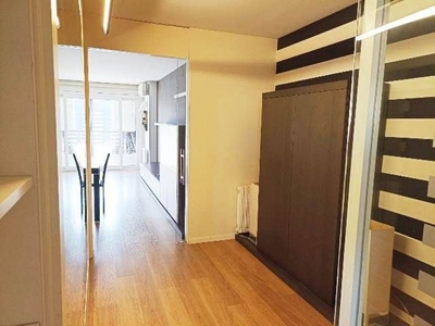 Piso en alquiler en Centre - Girona de 3 habitaciones con garaje y muebles