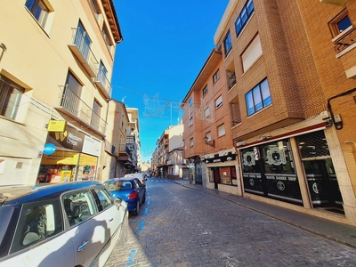 Piso en venta en Centro - Segovia de 2 habitaciones con terraza y calefacción