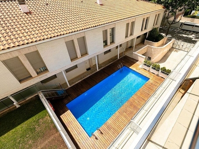 Piso en venta en Port d'Aro de 3 habitaciones con terraza y piscina
