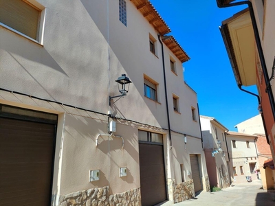 Venta de casa con terraza en La Ginebrosa, CENTRO