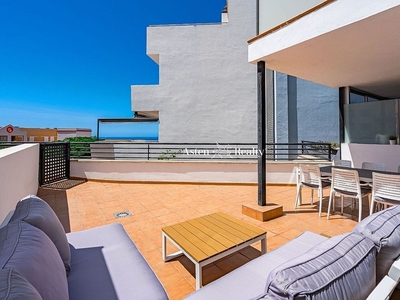 Venta de piso en Costa Adeje de 2 habitaciones con terraza y piscina