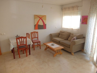 Venta de piso en Formentera del Segura de 3 habitaciones con terraza y muebles
