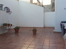 Venta Piso Linares. Piso de tres habitaciones Buen estado primera planta con terraza calefacción central