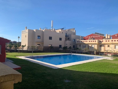 Alquiler de casa con piscina y terraza en Alhaurín de la Torre