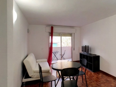 Apartamento de 4 dormitorios en alquiler en Alcalá de Henares.