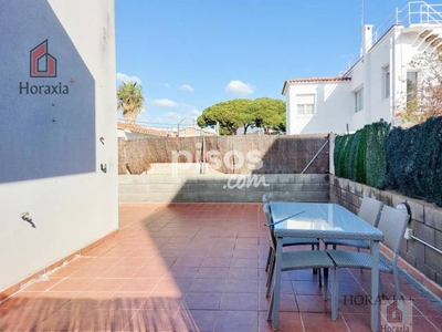 Apartamento en alquiler en Passeig de la Marina, 110, cerca de Carrer 9 en La Pineda por 900 €/mes