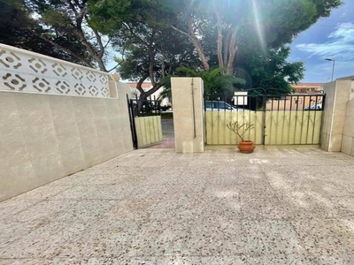 Bungalow en venta en Torrevieja, Alicante