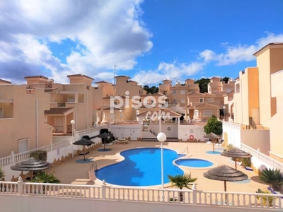 Casa adosada en venta en Calle de la Clevilla