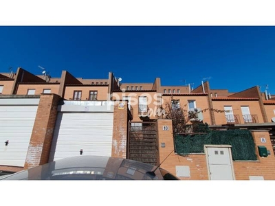 Casa adosada en venta en Calle Río Gallo