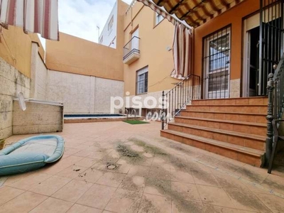 Casa adosada en venta en Umbrete