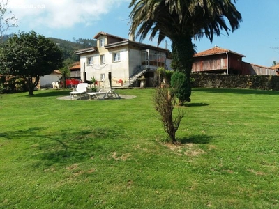 Casa de Pueblo en Venta en Cudillero, Asturias