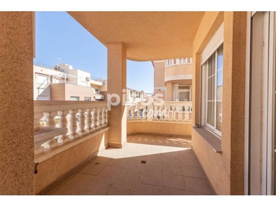 Piso en venta en Calle Alonso Ojeda en Residencial Triana-Barrio Alto-Híjar por 99.900 €