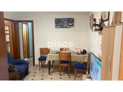 Piso en venta en Carrer de la Verge de la Paloma, cerca de Carrer de Vitòria en Cerdanyola Sud por 137.000 €