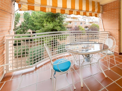 Venta de piso con terraza en Genil - Cervantes (Granada), Palacio de deportes