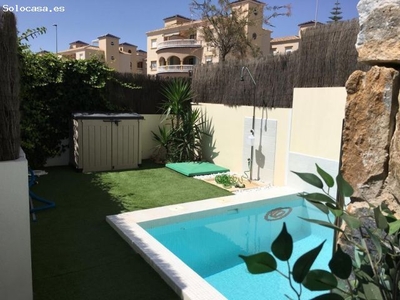 Hermosa casa en Orihuela Costa con piscina propia y solárium
