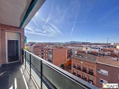 ¡Oportunidad! Piso con terraza en Alcalá de henares