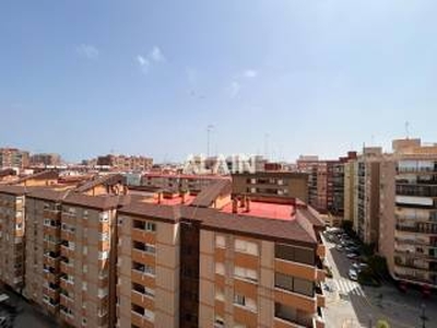 Piso de tres habitaciones novena planta, Ciutat Jardí, València
