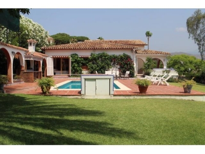 Villa en Nueva Andalucia