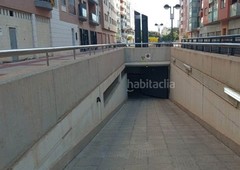 Piso con 2 habitaciones con parking y aire acondicionado en Murcia