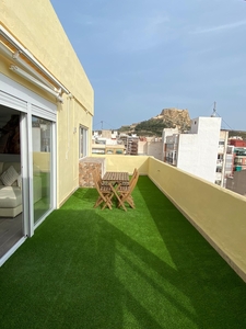 Alquiler de ático con terraza en Centro (Alicante)