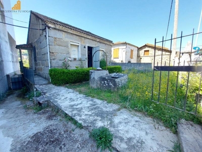 Casa con terreno en Ourense