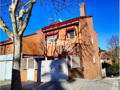 Casa pareada en venta en Avenida de la Dehesa, cerca de Calle del Vitoria