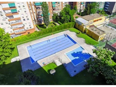 Venta de piso con piscina y terraza en Naranjo-La Serna (Fuenlabrada)