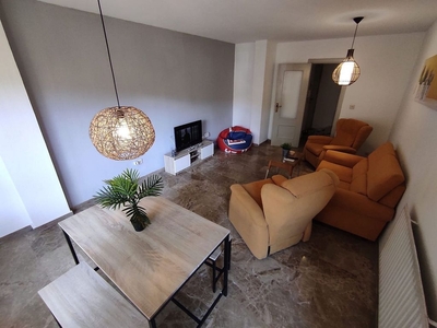 Alquiler de piso en avenida Eduardo García Maroto de 3 habitaciones con terraza y muebles
