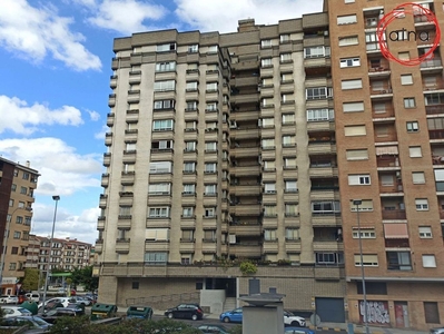Alquiler de piso en calle De Miguel Astráin de 3 habitaciones con terraza y garaje