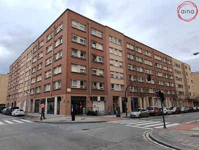 Alquiler de piso en calle Juslarrocha de 3 habitaciones con terraza y garaje