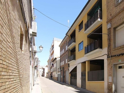 Alquiler de piso en calle Roldán de 2 habitaciones con garaje y muebles