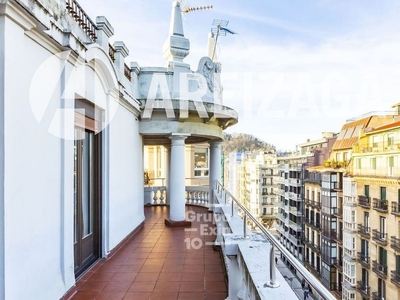 Alquiler de piso en calle San Martzial de 3 habitaciones con terraza y balcón