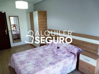 Alquiler de piso en Txagorritxu - El Pilar de 3 habitaciones con terraza y muebles