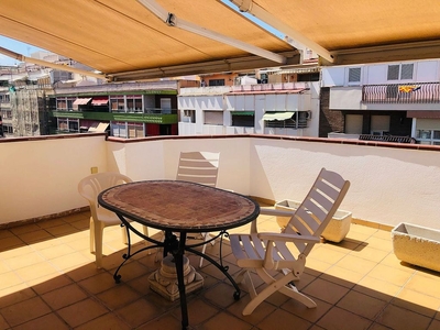 Ático en alquiler en avenida De Prat de la Riba de 2 habitaciones con terraza y garaje