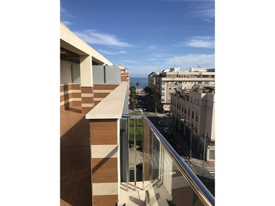 Ático en venta en Melilla de 2 habitaciones con garaje y balcón