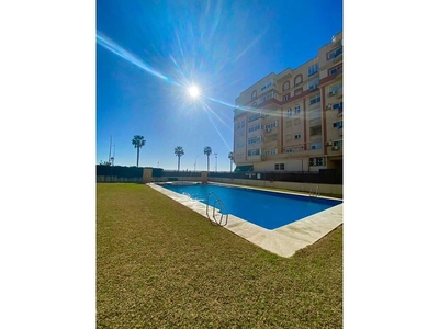 Ático en venta en Melilla de 4 habitaciones con terraza y piscina