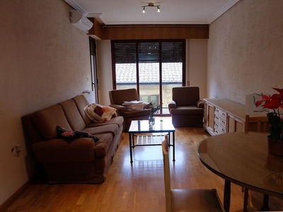 Piso en alquiler en Villacerrada - Centro de 2 habitaciones con garaje y muebles