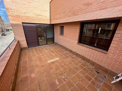 Piso en alquiler en Yebes - Valdeluz de 3 habitaciones con terraza y piscina