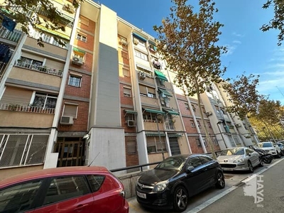 Piso en venta en Calle Buguenvil·lea, Bajo, 08940, Cornella De Llobregat (Barcelona)