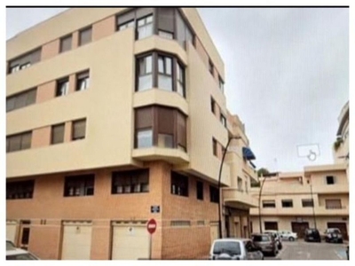 Venta de piso en calle Antonio Zea de 4 habitaciones con terraza y aire acondicionado